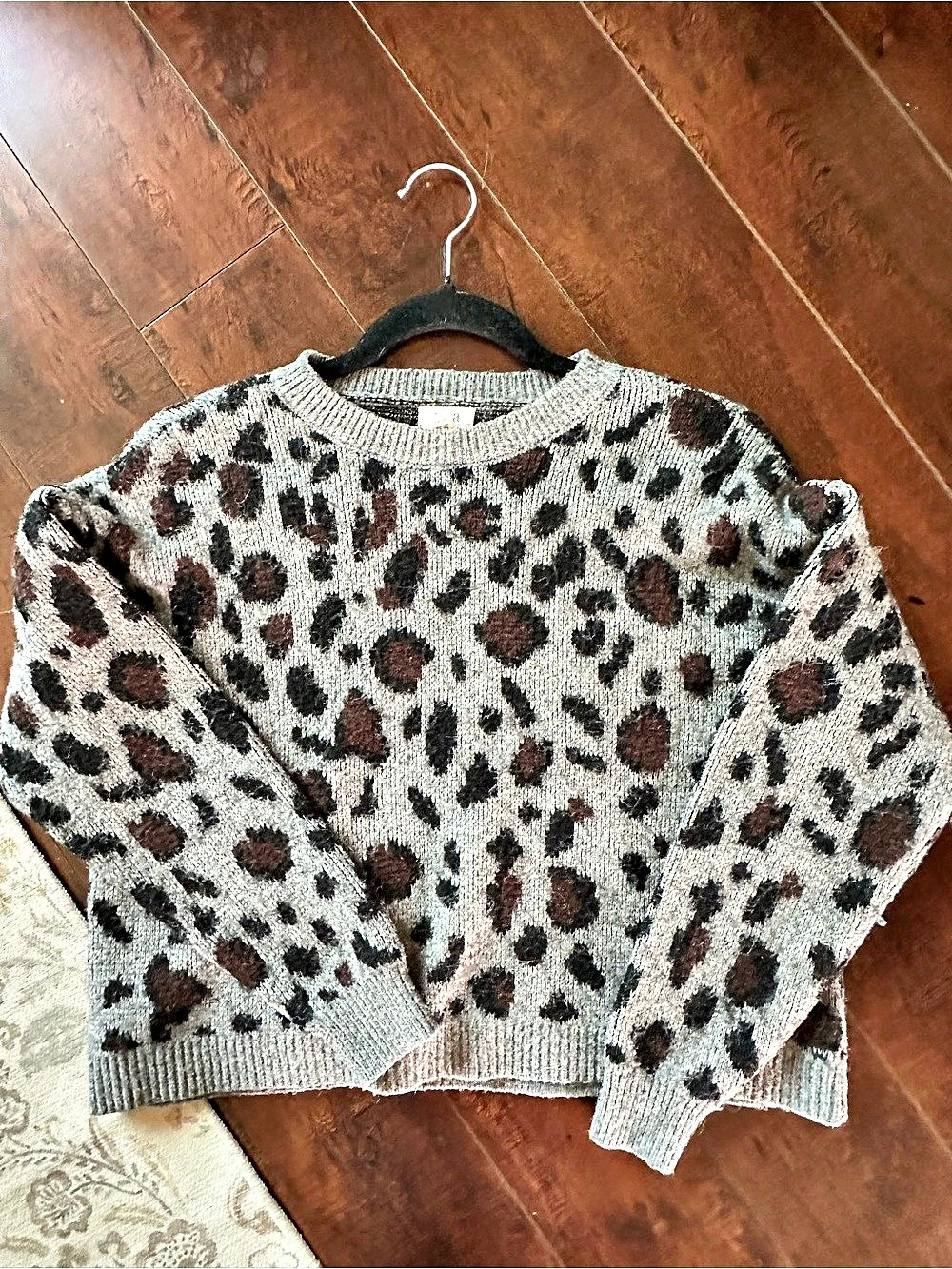 a.n.a Animal Print Crewneck Sweater XS Like New